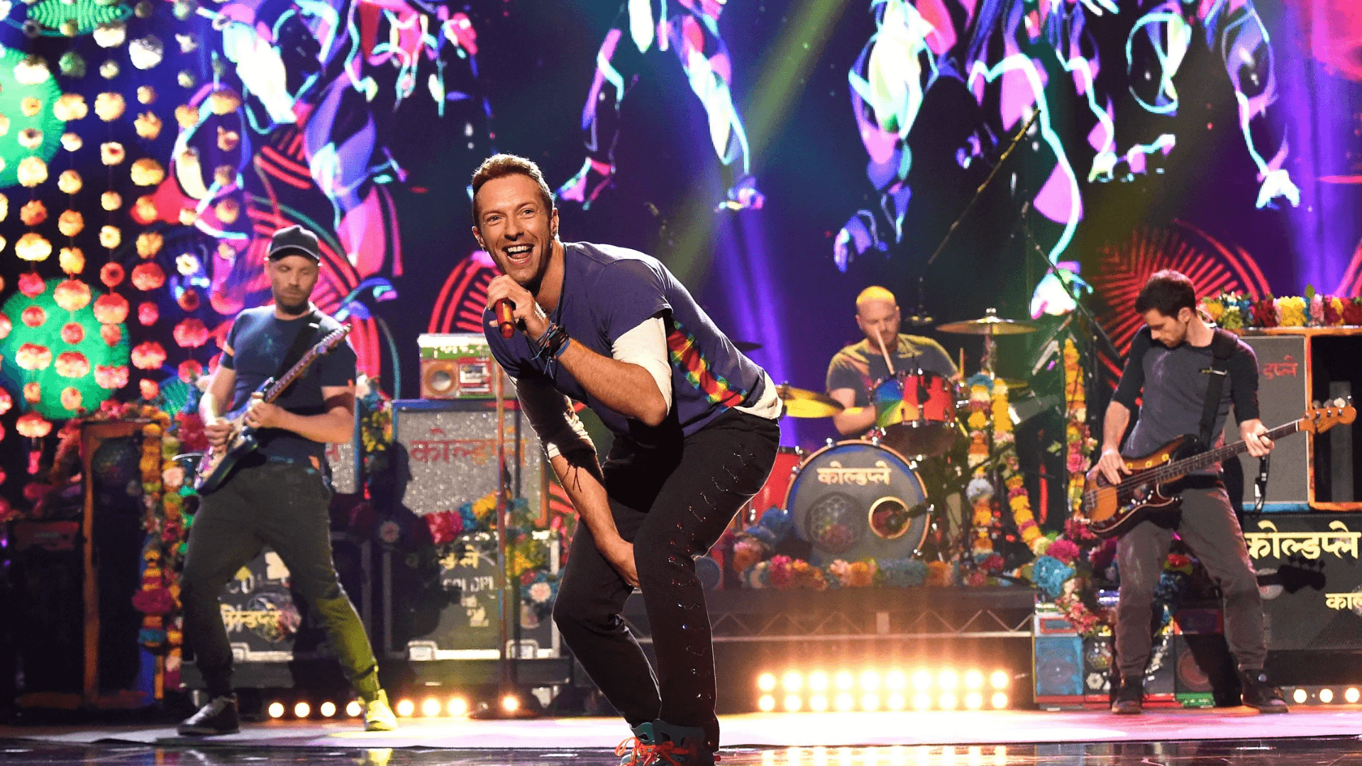Coldplay en vivo durante la gira Music of the Spheres World Tour